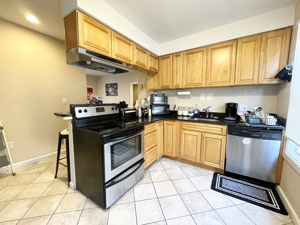 4 bed, 1 bath apartment for rent at 25 Sudan St Unit 3, Dorchester — photo 1 of 11