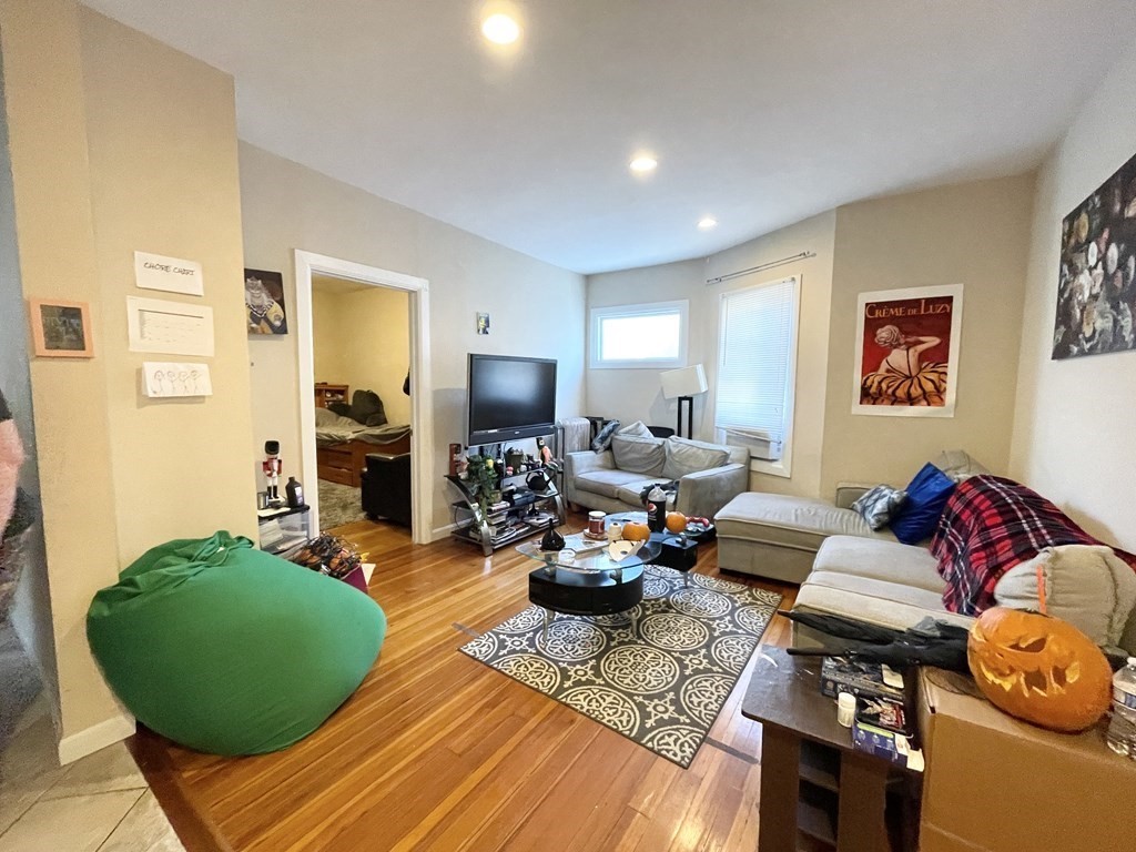 4 bed, 1 bath apartment for rent at 25 Sudan St Unit 3, Dorchester — photo 3 of 11