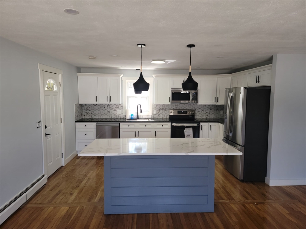 3 bed, 2 bath apartment for rent at 25 Tobyhanna, Providence — photo 18 of 18