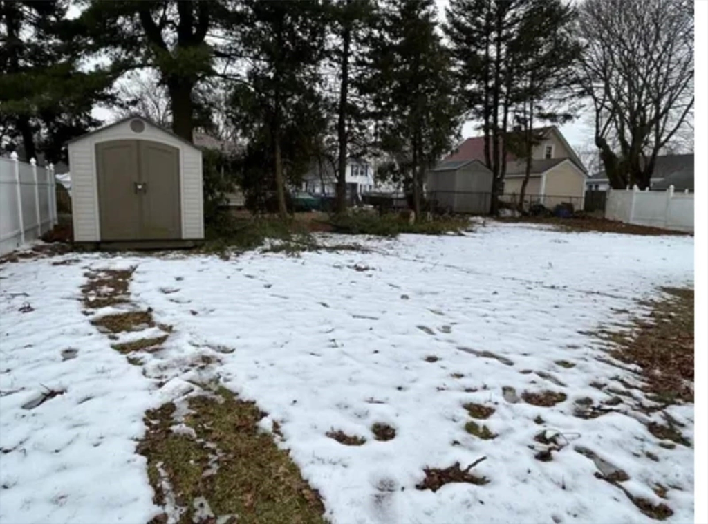 3 bed, 2 bath apartment for rent at 25 Tobyhanna, Providence — photo 13 of 18