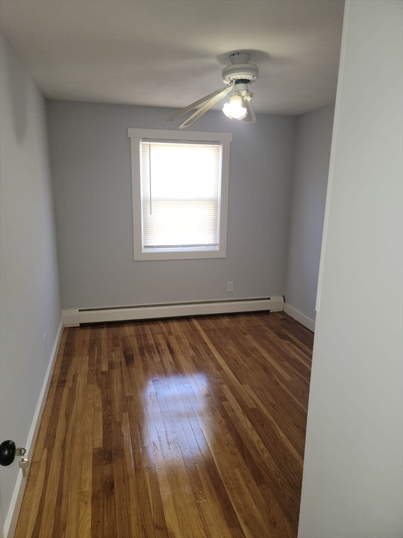 3 bed, 2 bath apartment for rent at 25 Tobyhanna, Providence — photo 14 of 18