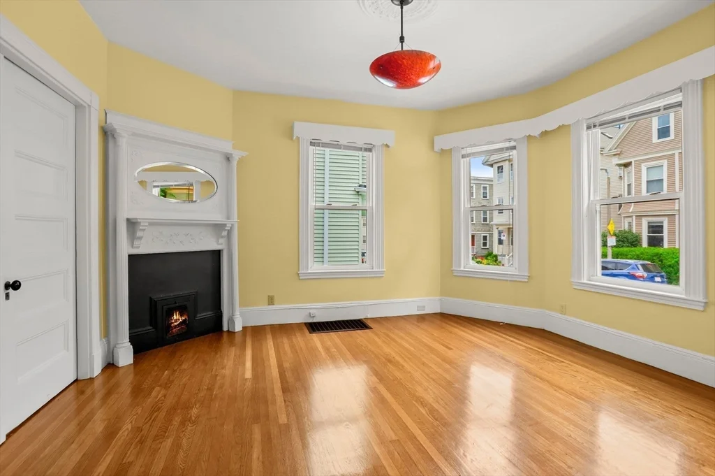 2 bed, 1 bath apartment for rent at 25 Tower Unit 1, Jamaica Plain — photo 5 of 28