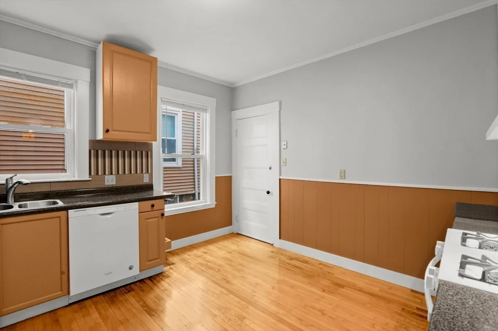 2 bed, 1 bath apartment for rent at 25 Tower Unit 1, Jamaica Plain — photo 18 of 28