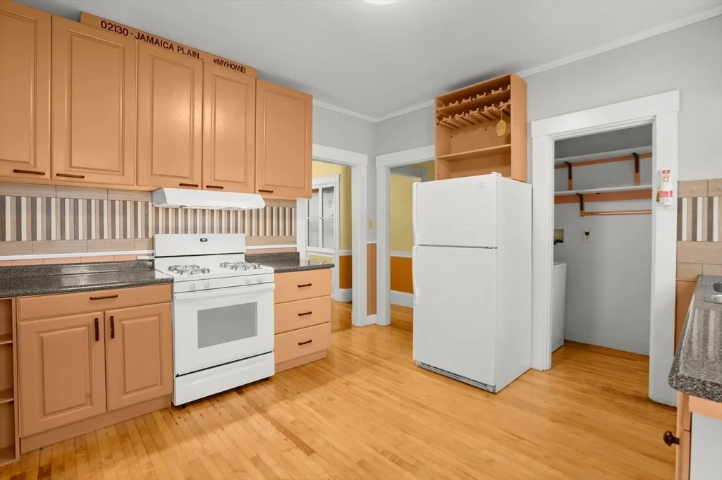 2 bed, 1 bath apartment for rent at 25 Tower Unit 1, Jamaica Plain — photo 15 of 28