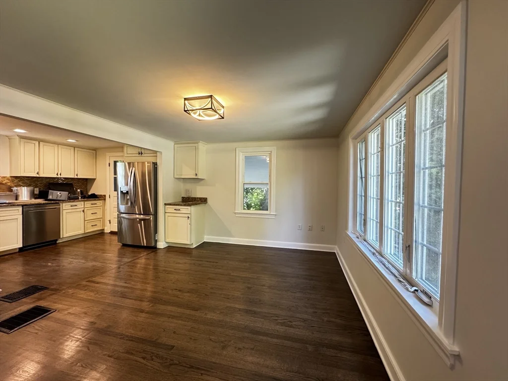 4 bed, 2 bath apartment for rent at 25 Warren Ave, Randolph — photo 1 of 27