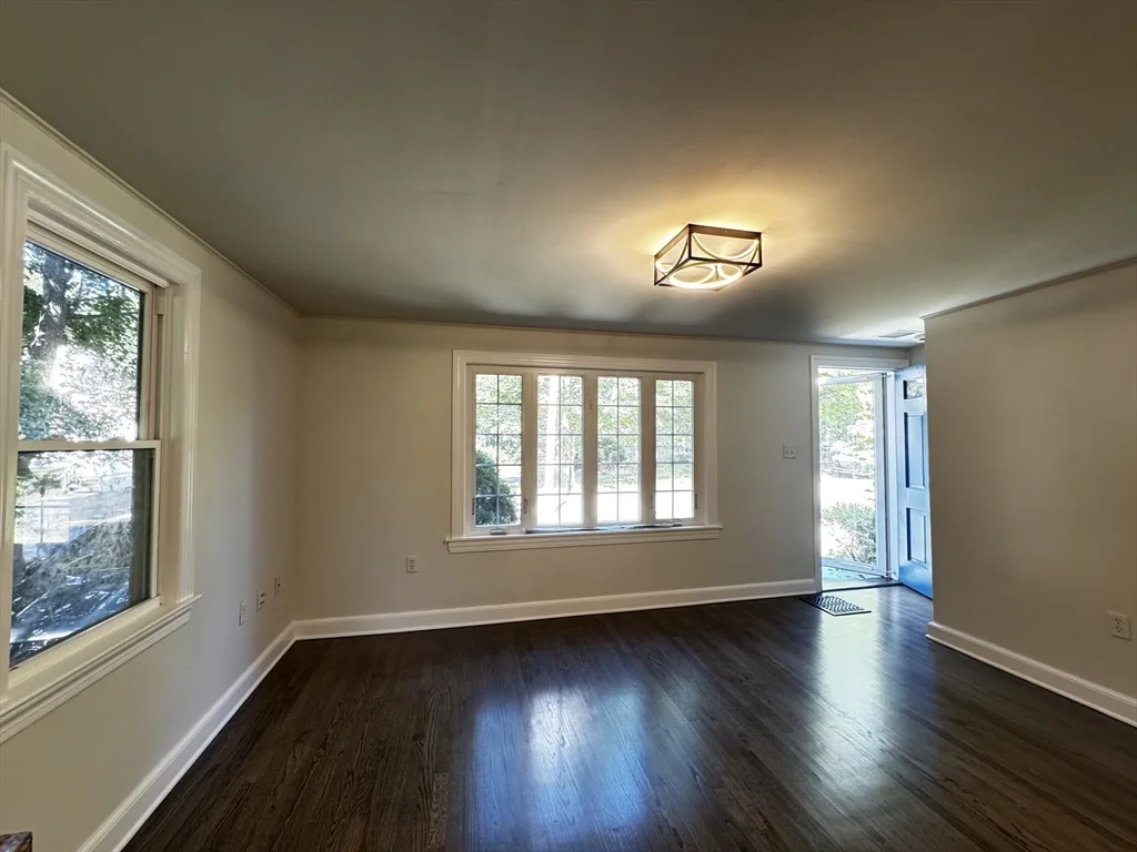 4 bed, 2 bath apartment for rent at 25 Warren Ave, Randolph — photo 4 of 27