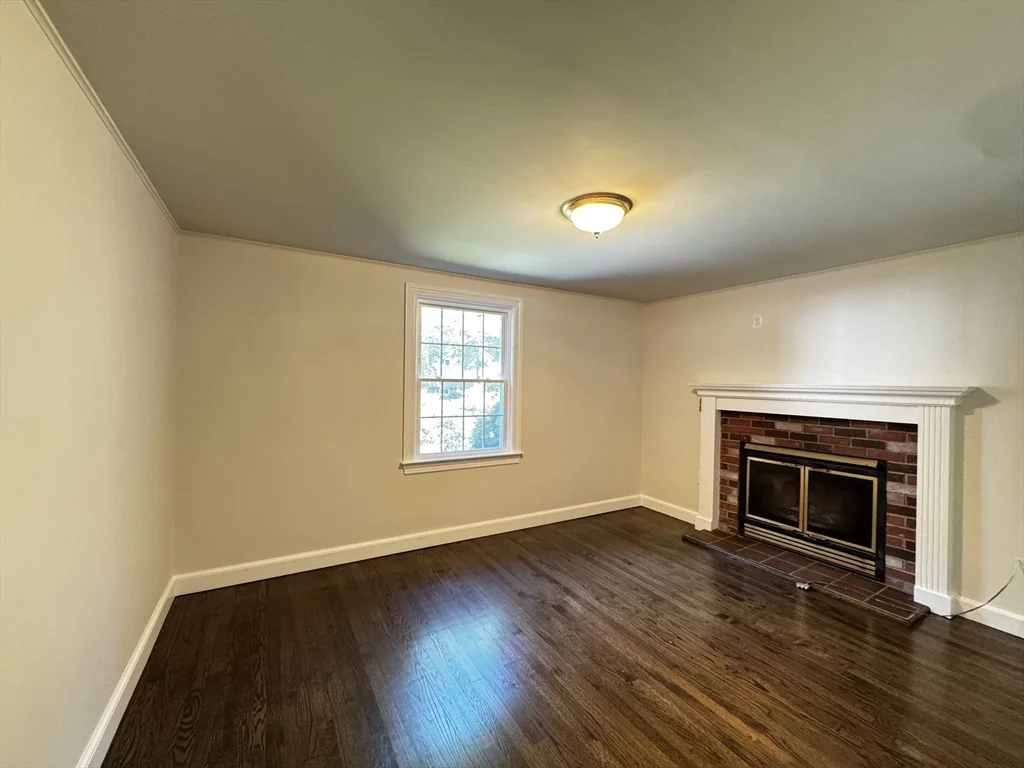 4 bed, 2 bath apartment for rent at 25 Warren Ave, Randolph — photo 5 of 27