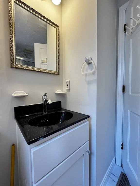 4 bed, 2 bath apartment for rent at 25 Warren Ave, Randolph — photo 17 of 27