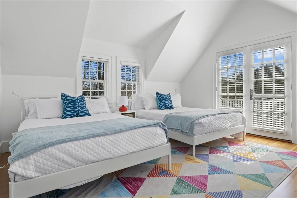 4 bed, 2 bath apartment for rent at 25 Washington St, Nantucket — photo 8 of 13