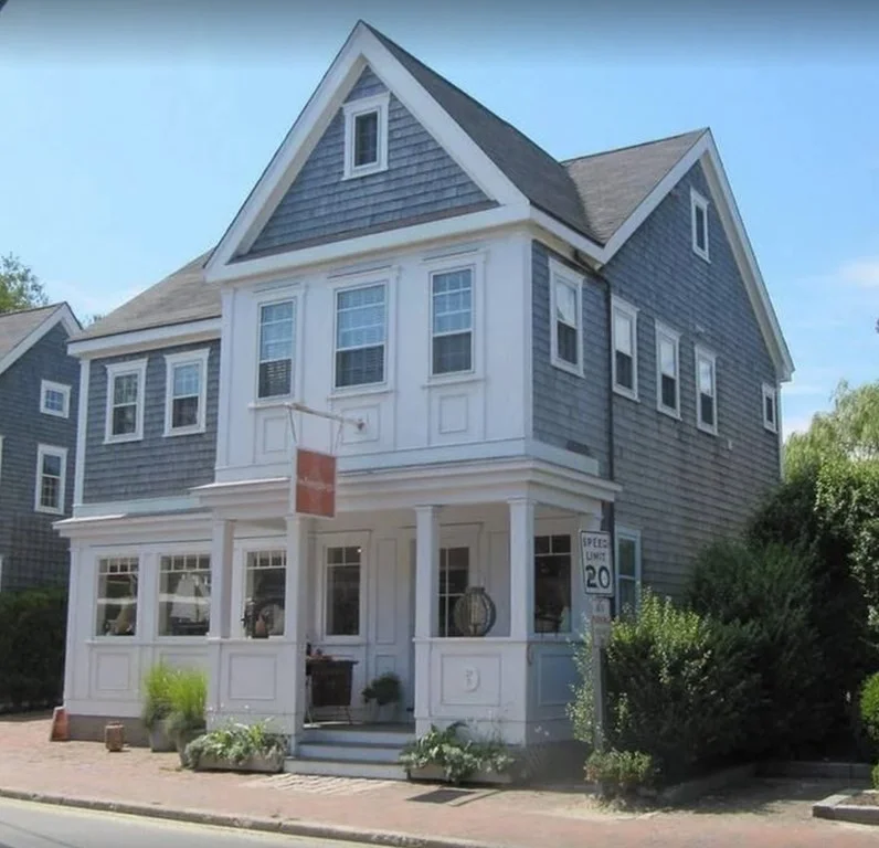 3 bed, 2 bath apartment for rent at 25 Washington St Unit B APT, Nantucket — photo 1 of 12