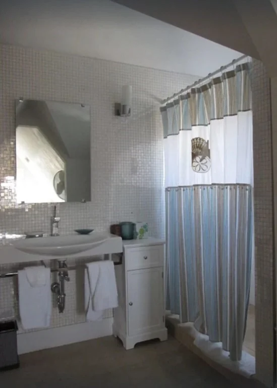 3 bed, 2 bath apartment for rent at 25 Washington St Unit B APT, Nantucket — photo 10 of 12