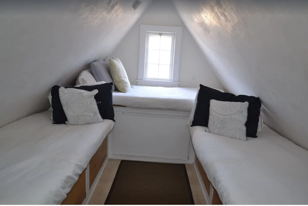 3 bed, 2 bath apartment for rent at 25 Washington St Unit B APT, Nantucket — photo 7 of 12