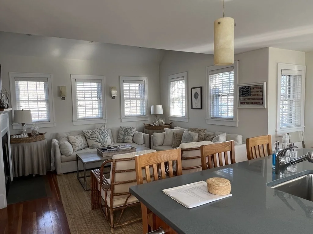 3 bed, 2 bath apartment for rent at 25 Washington St Unit B APT, Nantucket — photo 2 of 12