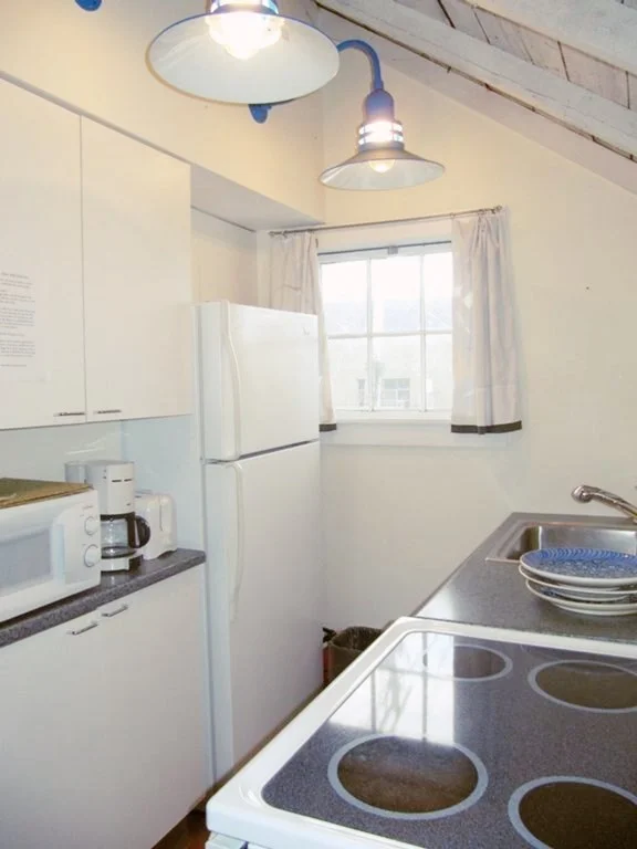 1 bed, 1 bath apartment for rent at 25 Washington St Unit B, Nantucket — photo 4 of 8