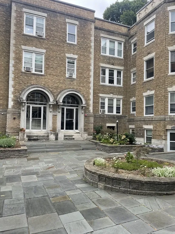 1 bed, 1 bath apartment for rent at 25 Westbourne Ter Unit 2A, Corey Hill — photo 10 of 10