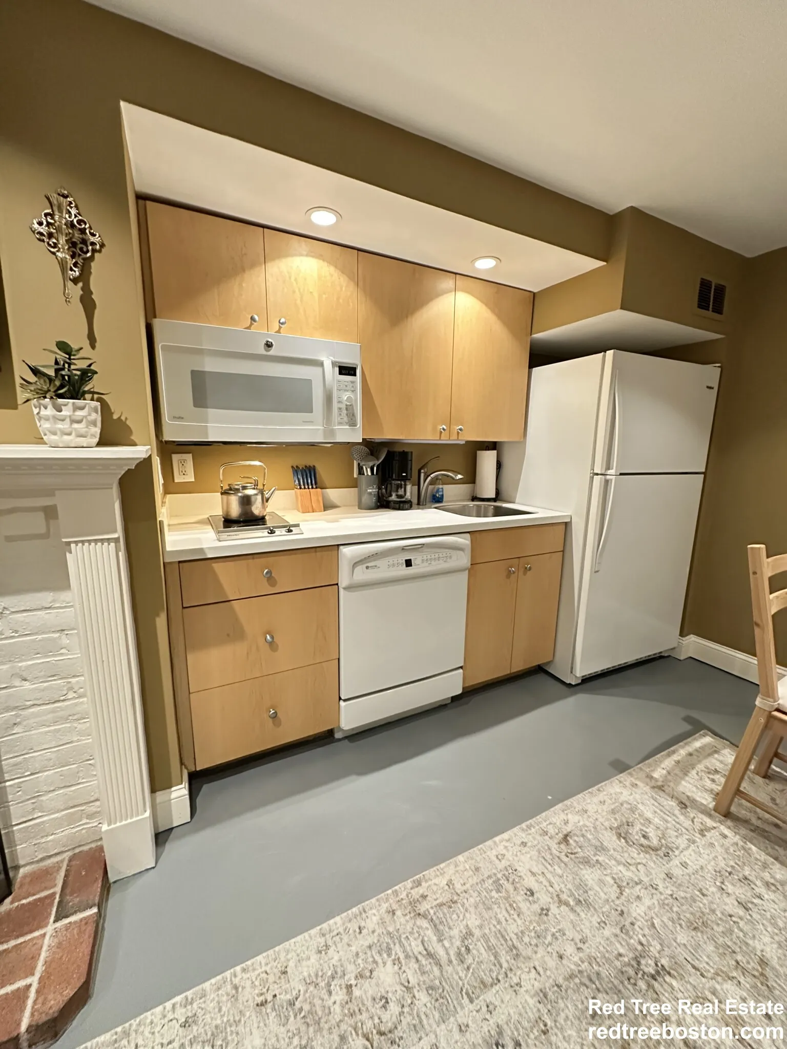 Studio bed, 1 bath apartment for rent at 25 Westfield Rd Unit 1, West Newton — photo 5 of 19