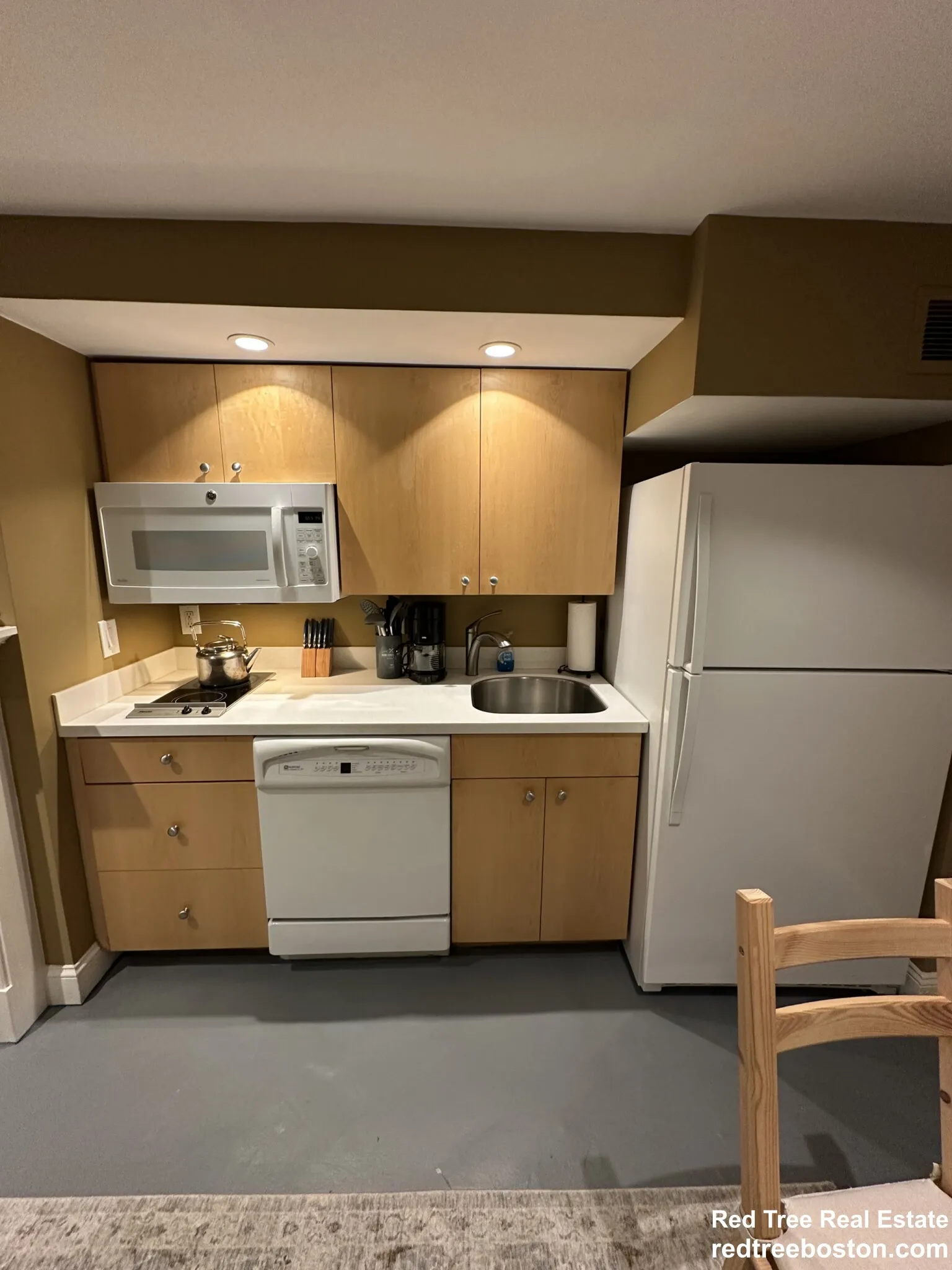 Studio bed, 1 bath apartment for rent at 25 Westfield Rd Unit 1, West Newton — photo 6 of 19