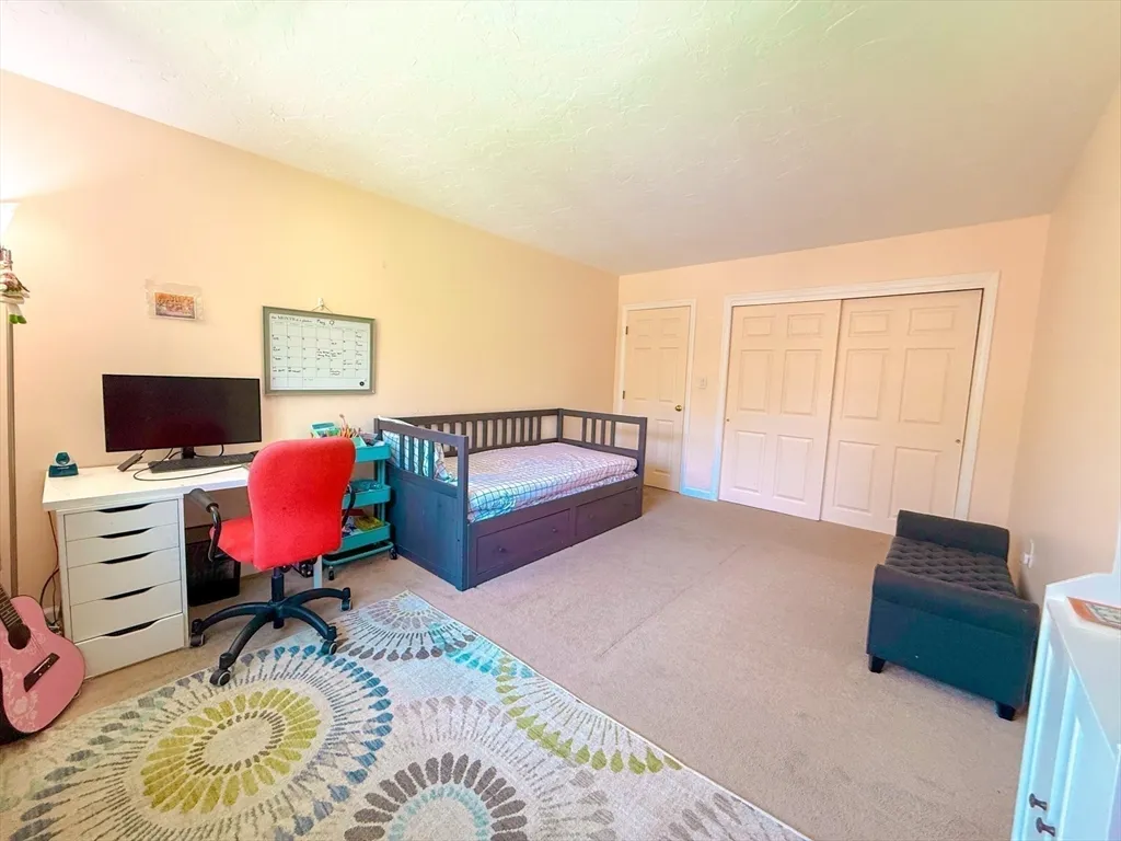 2 bed, 1 bath apartment for rent at 25 Westview Rd Unit 25, West Natick — photo 12 of 18