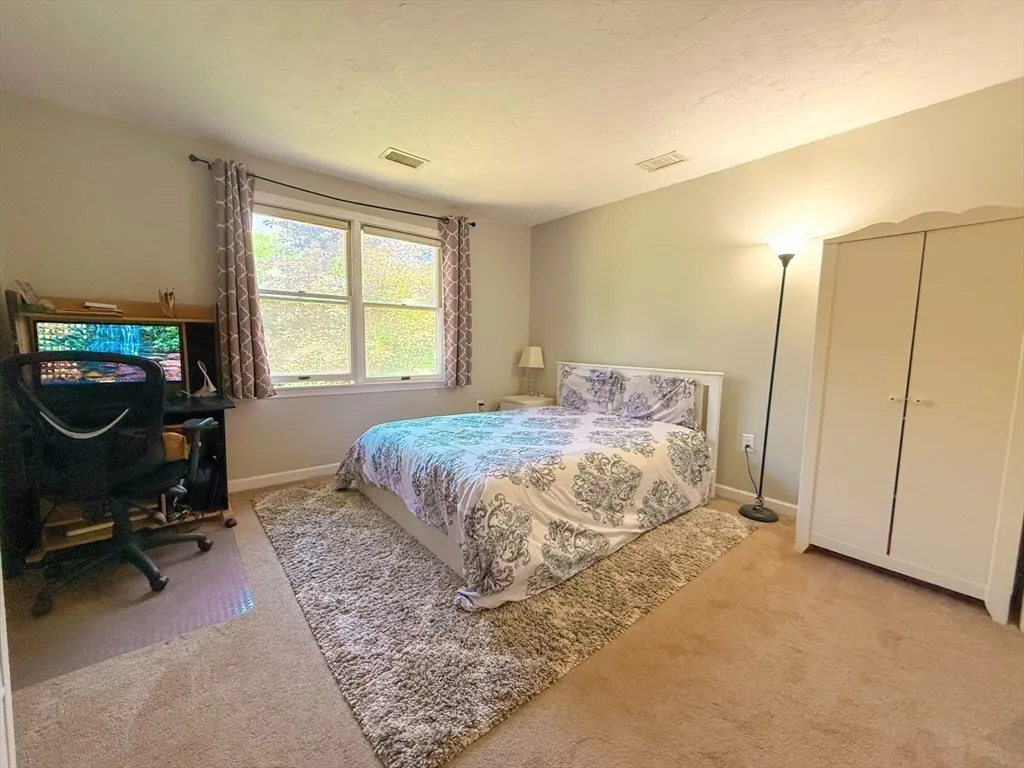 2 bed, 1 bath apartment for rent at 25 Westview Rd Unit 25, West Natick — photo 14 of 18