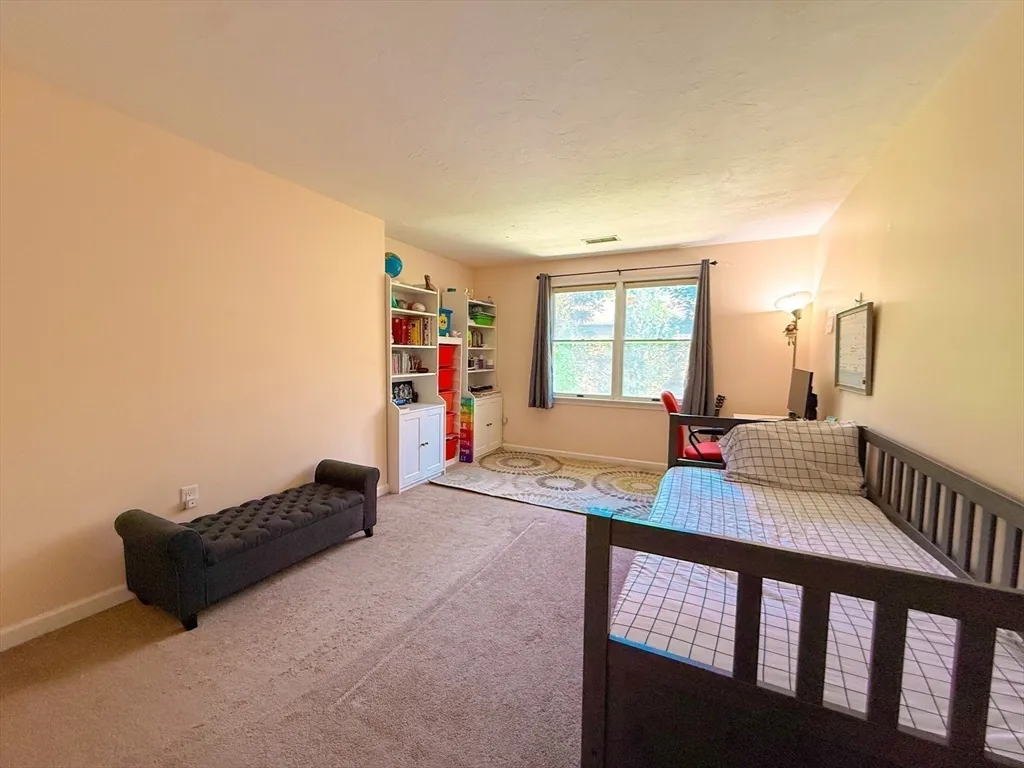2 bed, 1 bath apartment for rent at 25 Westview Rd Unit 25, West Natick — photo 11 of 18