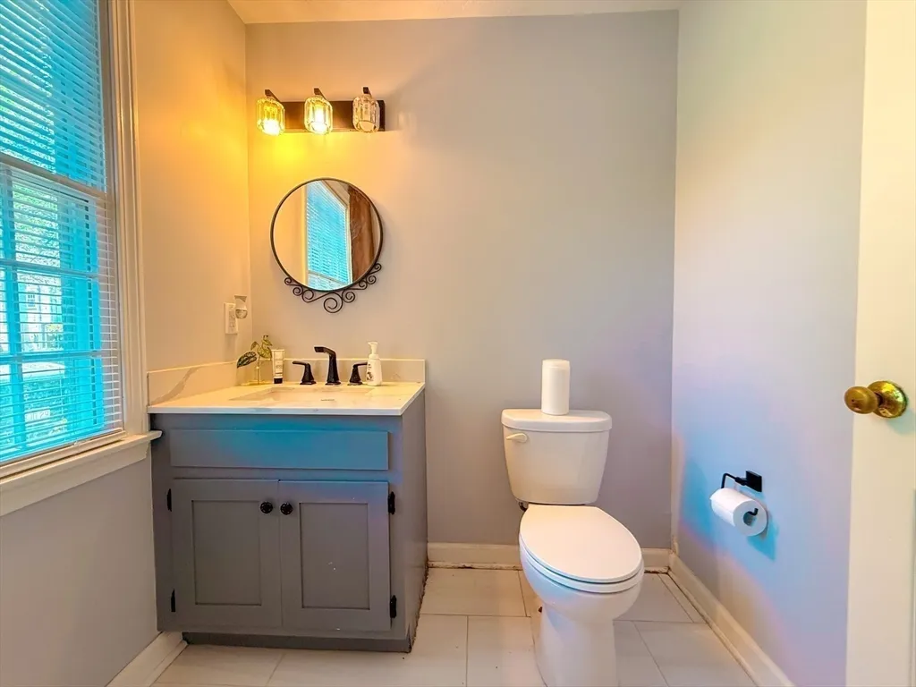 2 bed, 1 bath apartment for rent at 25 Westview Rd Unit 25, West Natick — photo 10 of 18