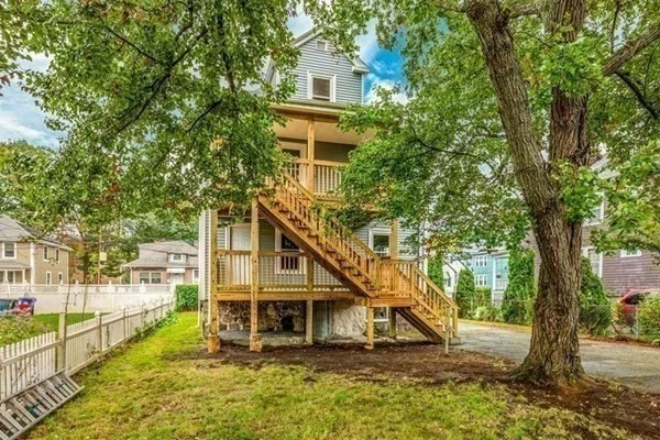 3 bed, 1 bath apartment for rent at 25 Weybosset St Unit Apt. 2, Hyde Park — photo 9 of 20