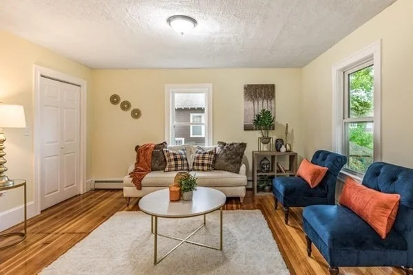 3 bed, 1 bath apartment for rent at 25 Weybosset St Unit Apt. 2, Hyde Park — photo 7 of 20