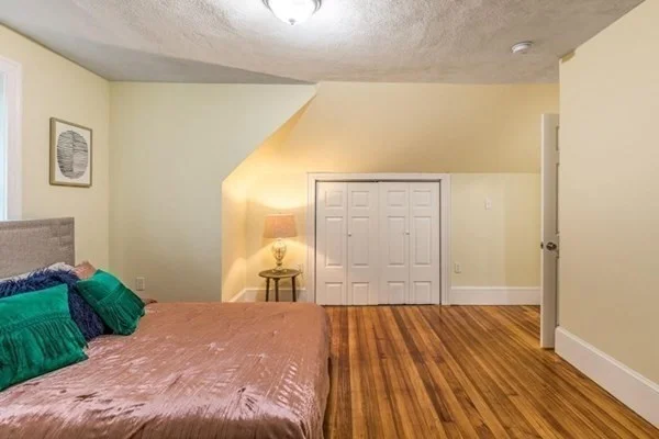 3 bed, 1 bath apartment for rent at 25 Weybosset St Unit Apt. 2, Hyde Park — photo 14 of 20