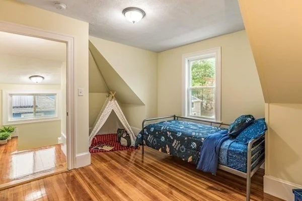 3 bed, 1 bath apartment for rent at 25 Weybosset St Unit Apt. 2, Hyde Park — photo 17 of 20