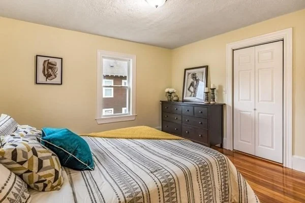 3 bed, 1 bath apartment for rent at 25 Weybosset St Unit Apt. 2, Hyde Park — photo 12 of 20