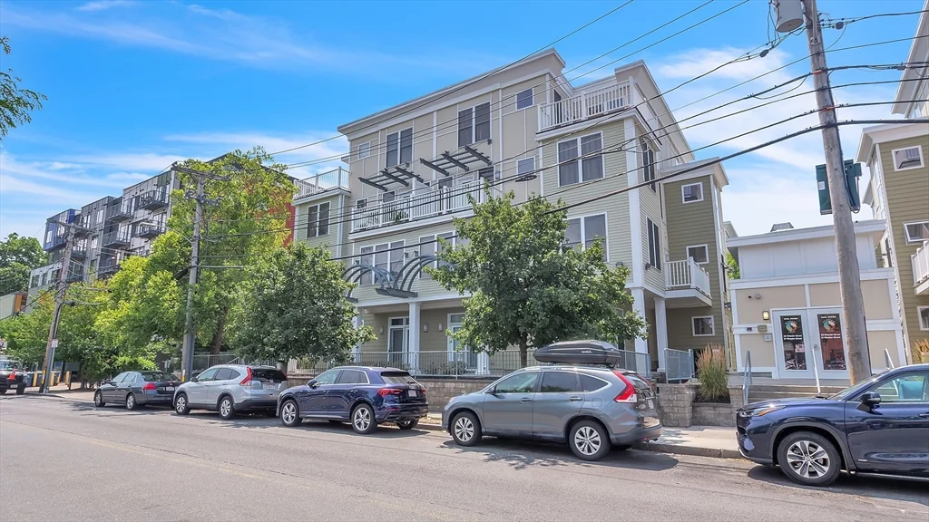 1 bed, 1 bath apartment for rent at 25 Wheeler St Unit 114, Cambridge Highlands