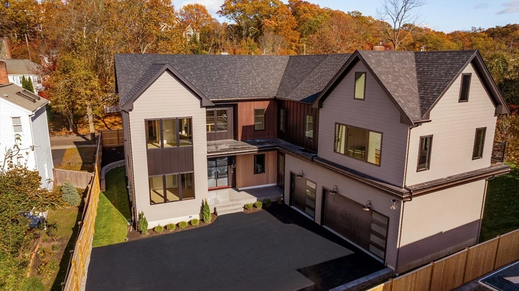 8+ bed, 4+ bath apartment for rent at 25 White Ave, Newton — photo 2 of 36