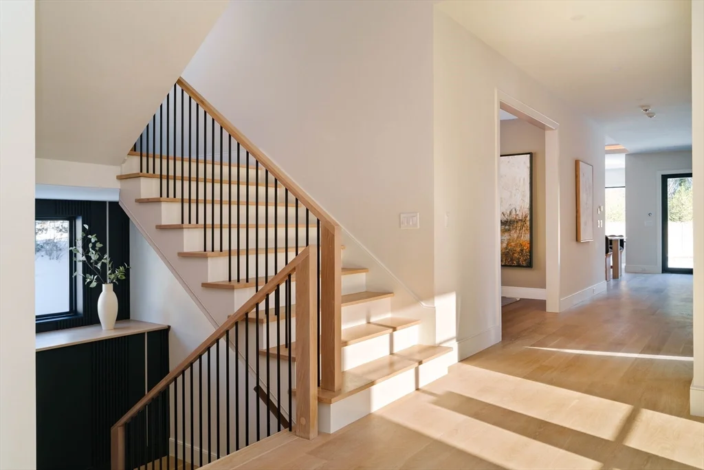 8+ bed, 4+ bath apartment for rent at 25 White Ave, Newton — photo 5 of 36