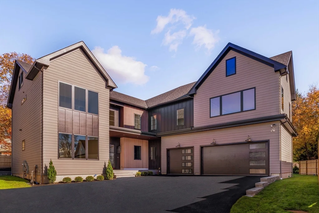 8+ bed, 4+ bath apartment for rent at 25 White Ave, Newton — photo 1 of 36