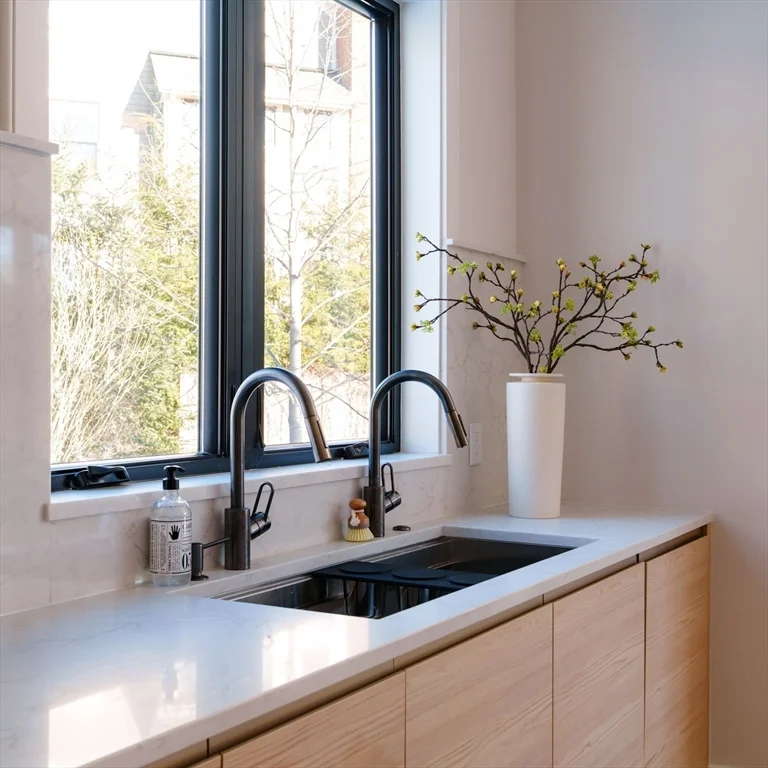 8+ bed, 4+ bath apartment for rent at 25 White Ave, Newton — photo 14 of 36
