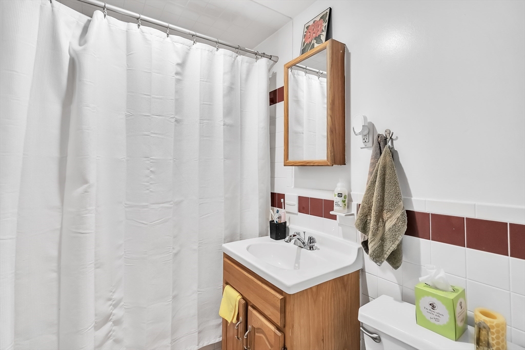 4 bed, 1 bath apartment for rent at 25 Wilson Park Unit 1, Brighton — photo 18 of 23