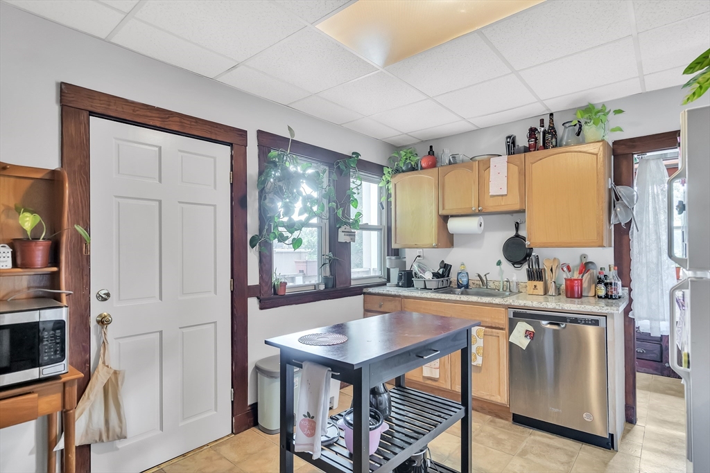 4 bed, 1 bath apartment for rent at 25 Wilson Park Unit 2, Brighton — photo 6 of 24