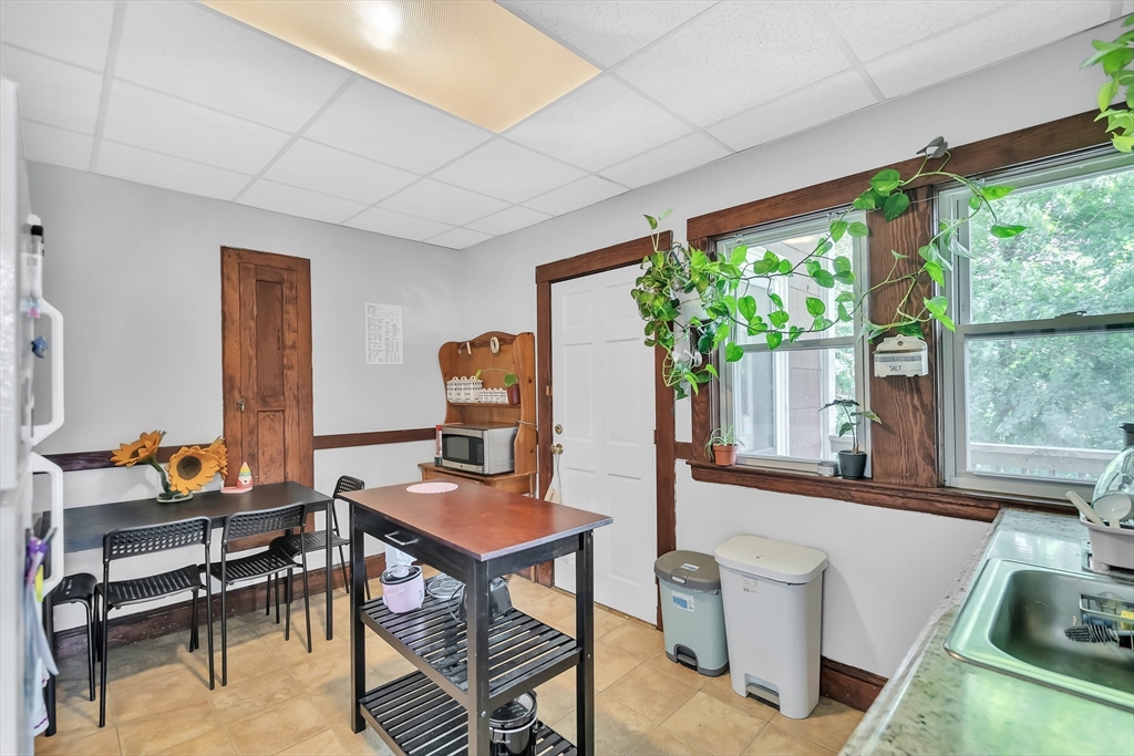4 bed, 1 bath apartment for rent at 25 Wilson Park Unit 2, Brighton — photo 5 of 24