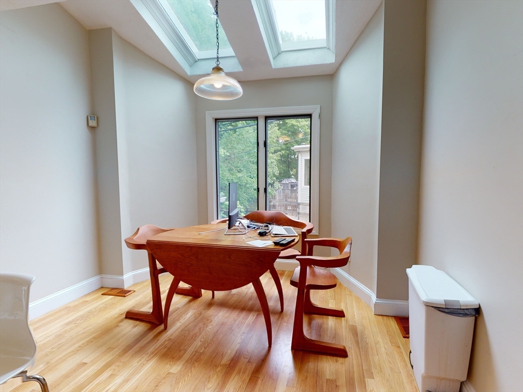 4 bed, 4+ bath apartment for rent at 25 Winthrop Rd, Brookline — photo 4 of 17