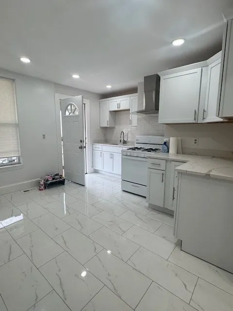 2 bed, 1 bath apartment for rent at 25 Woodville St Unit 1, Roxbury — photo 5 of 9