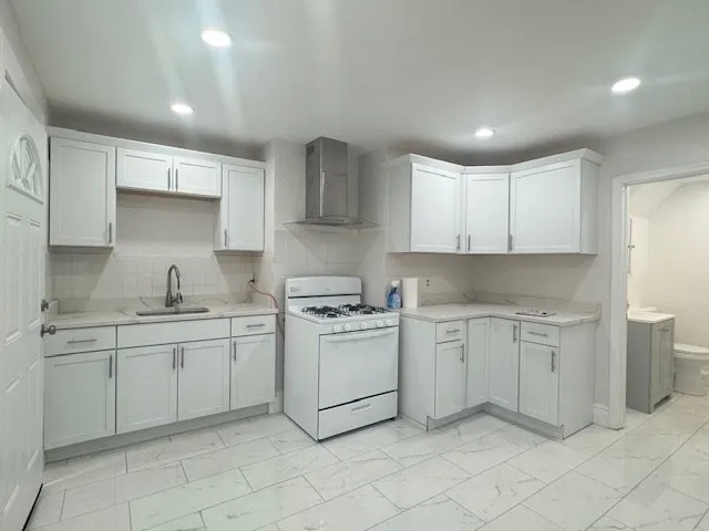 2 bed, 1 bath apartment for rent at 25 Woodville St Unit 1, Roxbury — photo 3 of 9