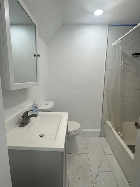 2 bed, 1 bath apartment for rent at 25 Woodville St Unit 1, Roxbury — photo 8 of 9