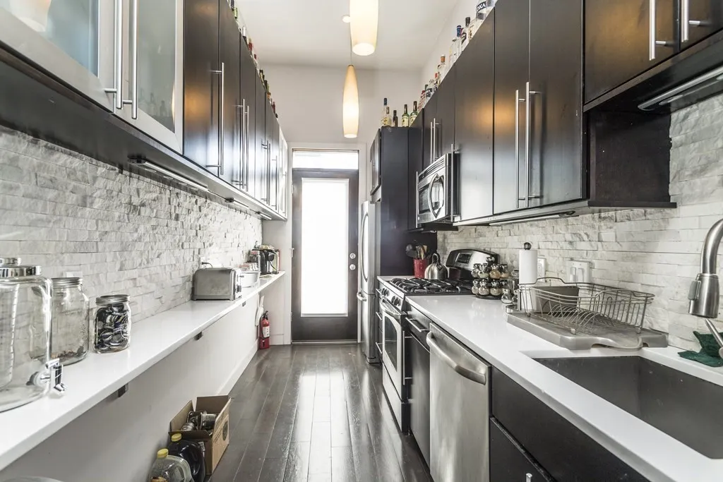 4 bed, 3 bath apartment for rent at 25 Worthington St Unit 1, Roxbury — photo 5 of 25