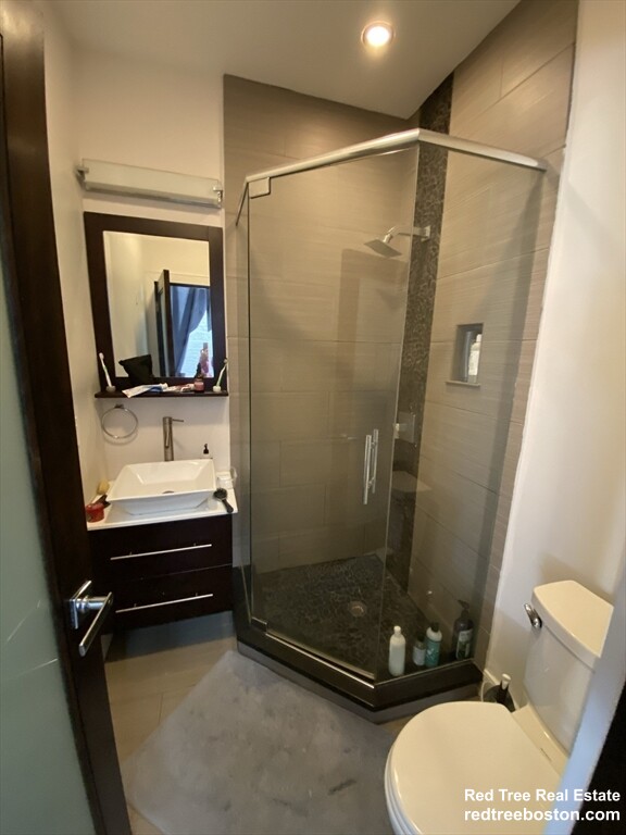 4 bed, 3 bath apartment for rent at 25 Worthington St Unit 2, Mission Hill — photo 4 of 15