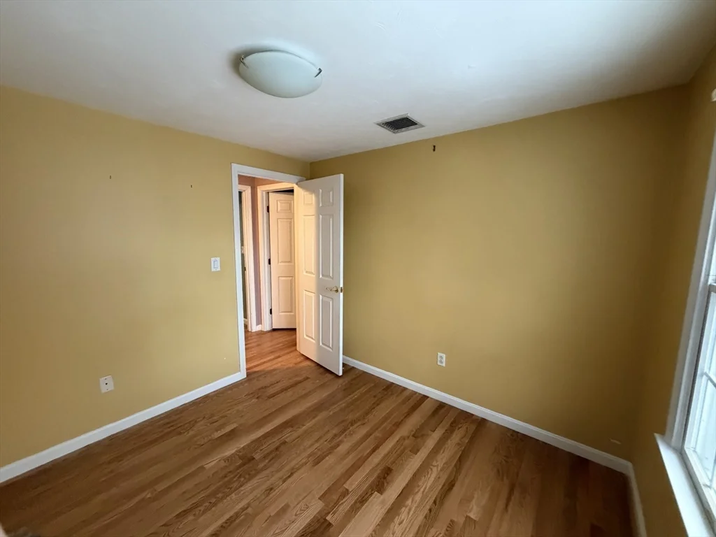 4 bed, 3 bath apartment for rent at 25 Wren Ter, Quincy — photo 23 of 36