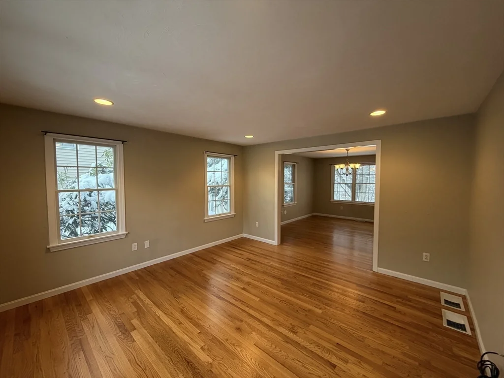 4 bed, 3 bath apartment for rent at 25 Wren Ter, Quincy — photo 10 of 36