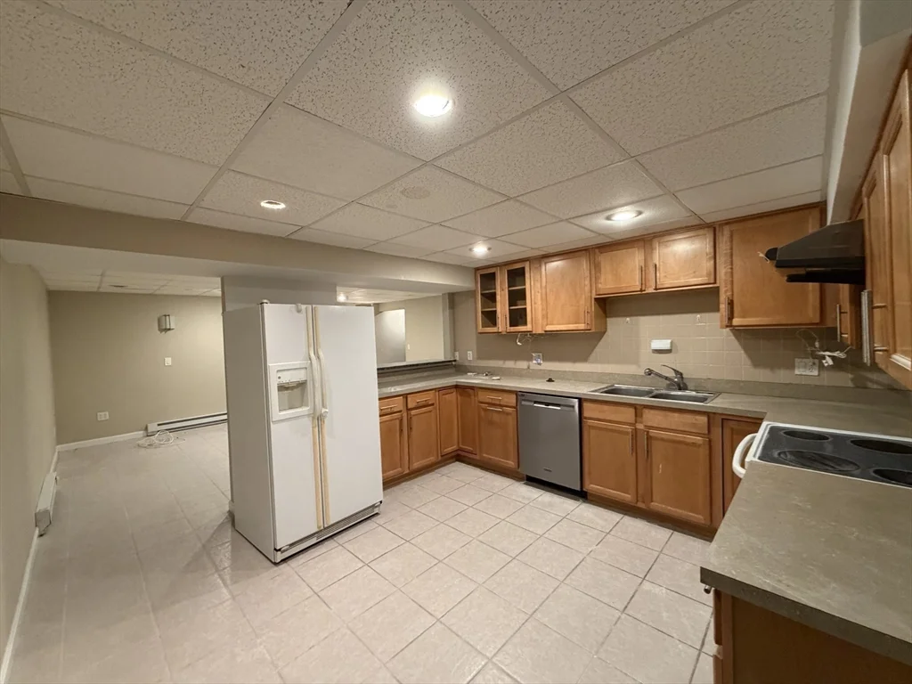 4 bed, 3 bath apartment for rent at 25 Wren Ter, Quincy — photo 33 of 36