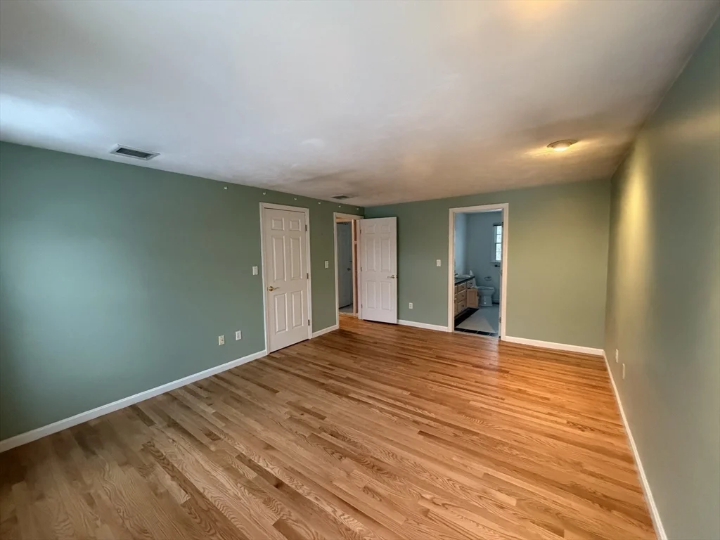 4 bed, 3 bath apartment for rent at 25 Wren Ter, Quincy — photo 15 of 36