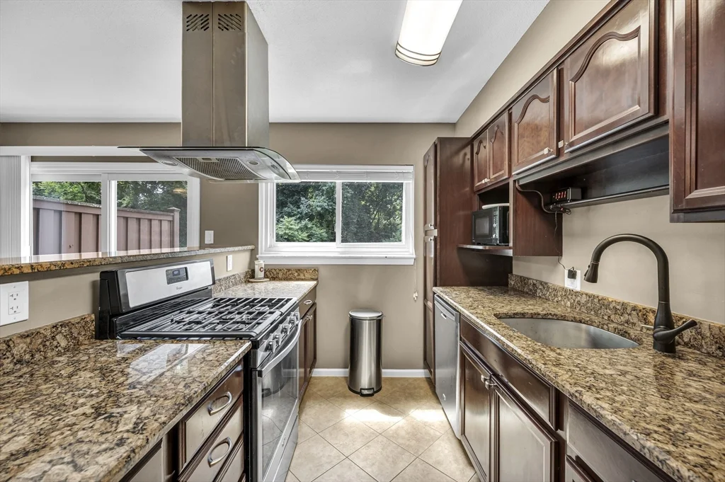 2 bed, 1 bath apartment for rent at 25 Yorktown Dr Unit 25, Forest Park — photo 9 of 22