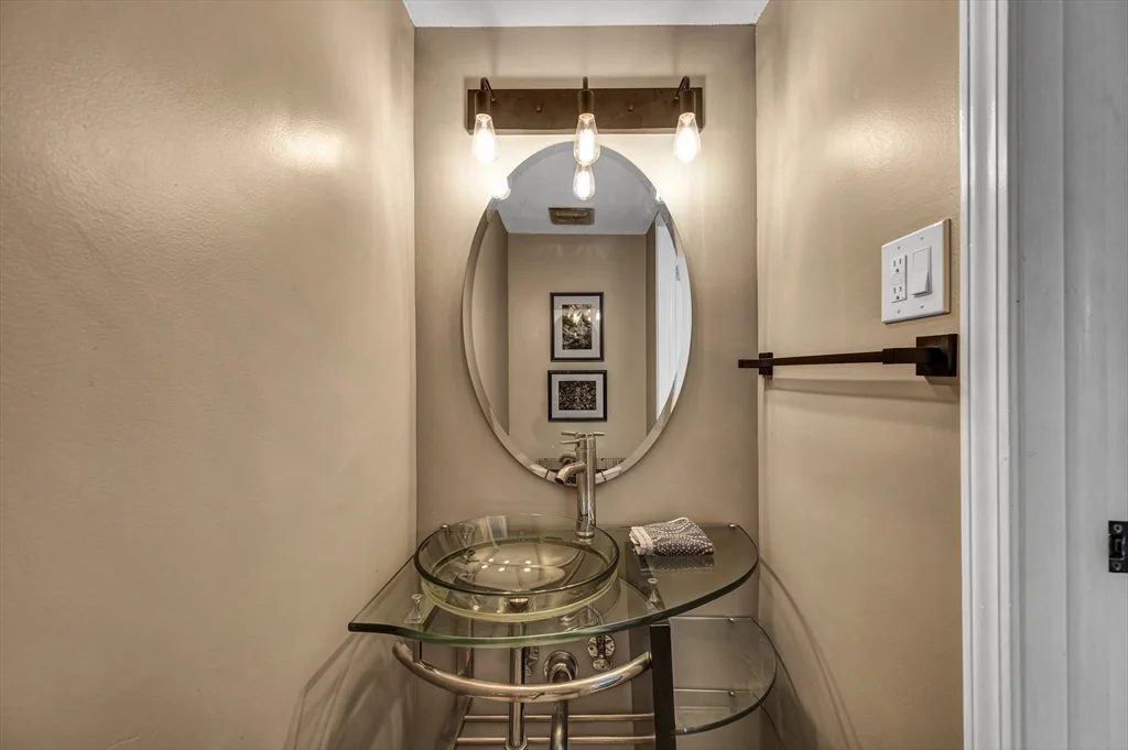 2 bed, 1 bath apartment for rent at 25 Yorktown Dr Unit 25, Forest Park — photo 6 of 22